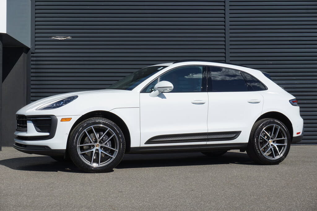 2023 PORSCHE Macan