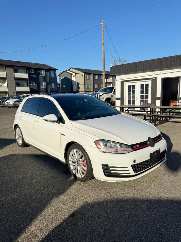 2016 VOLKSWAGEN Golf GTI