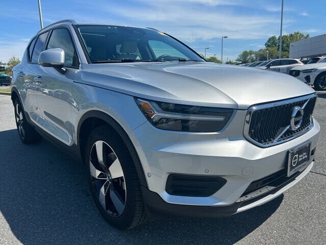 2019 VOLVO XC40