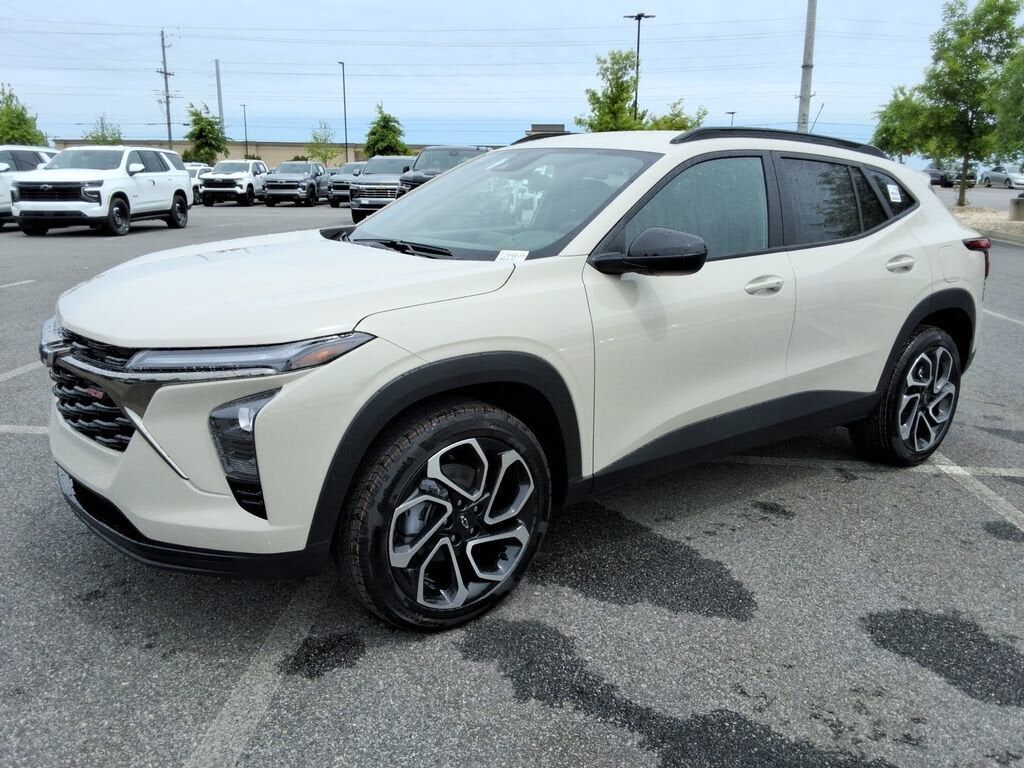 2026 CHEVROLET Trax