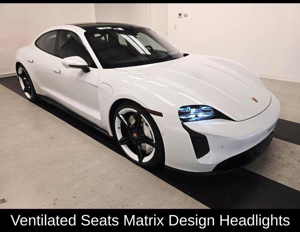 2020 PORSCHE Taycan