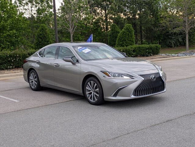 2019 LEXUS ES