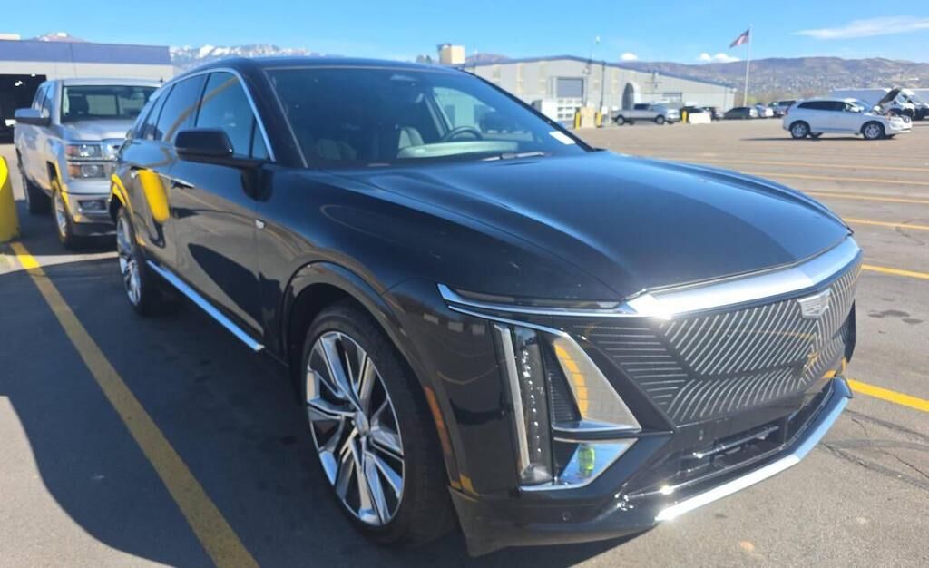 2024 CADILLAC Lyriq