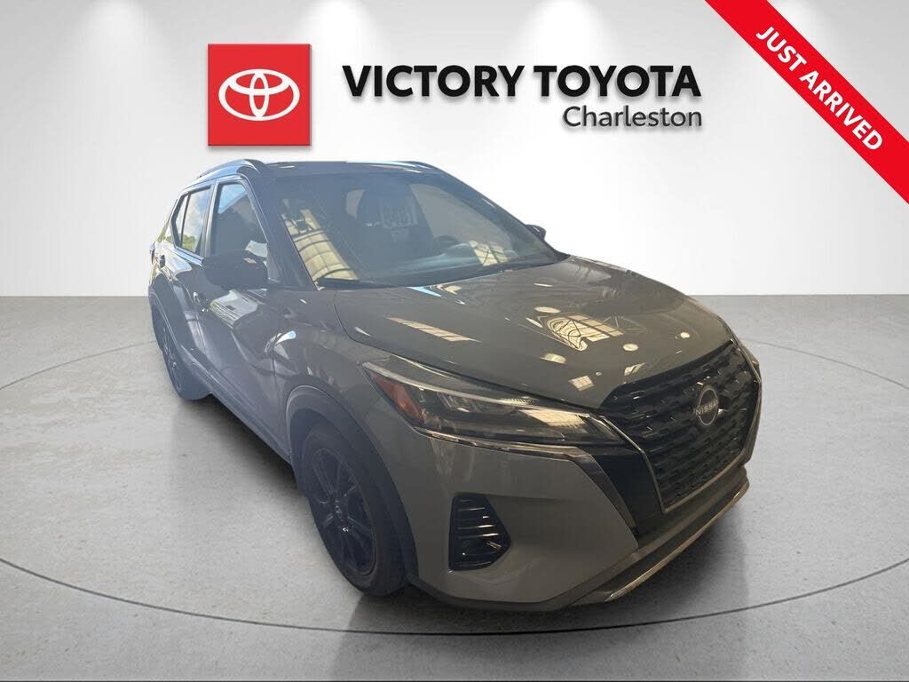 2023 NISSAN Kicks