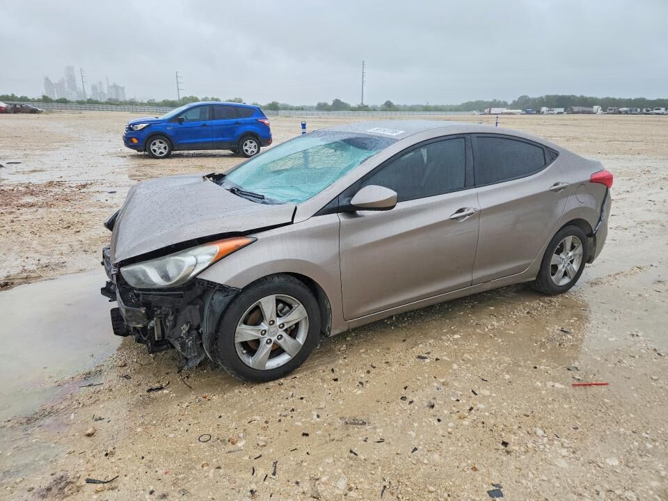 2012 HYUNDAI Elantra