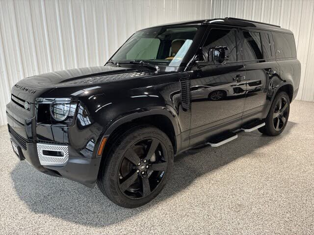 2024 LAND ROVER Defender