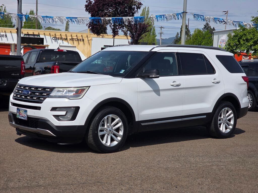 2017 FORD Explorer