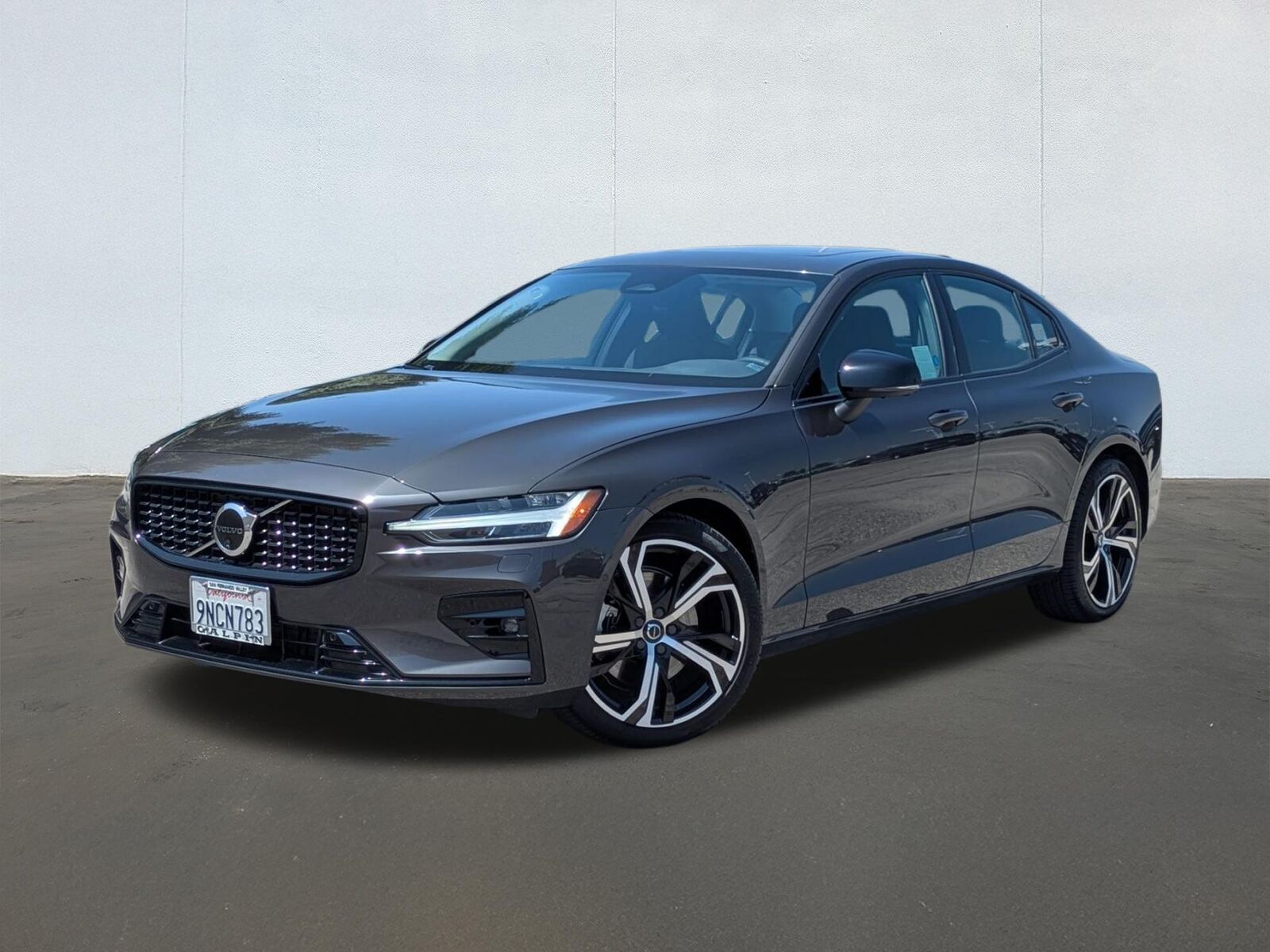 2024 VOLVO S60