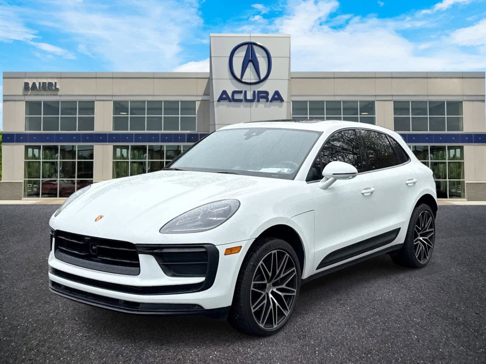 2024 PORSCHE Macan