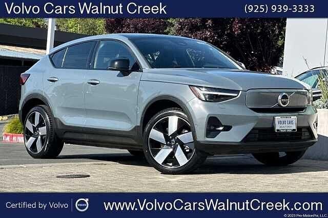 2023 VOLVO C40