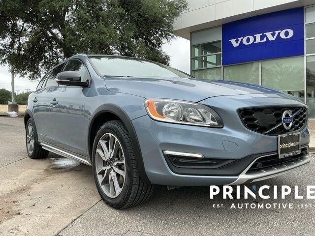 2018 VOLVO V60