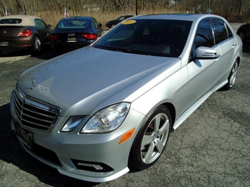 2011 MERCEDES-BENZ E-Class