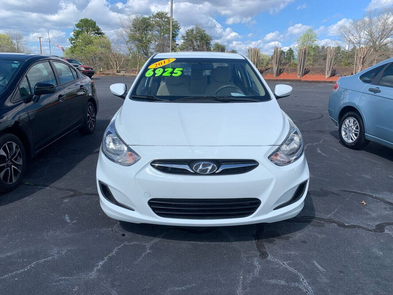 2012 HYUNDAI Accent