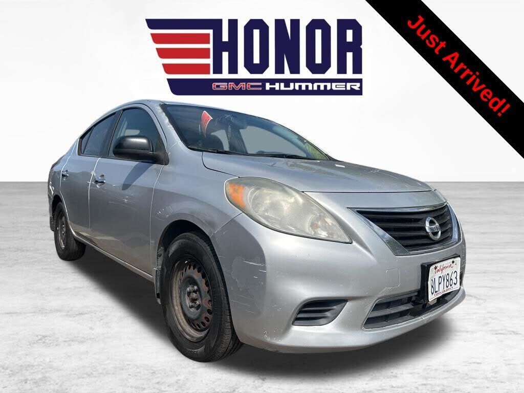 2013 NISSAN Versa