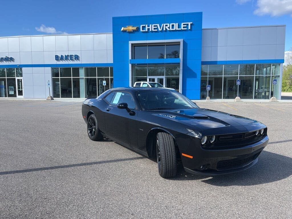 2017 DODGE Challenger