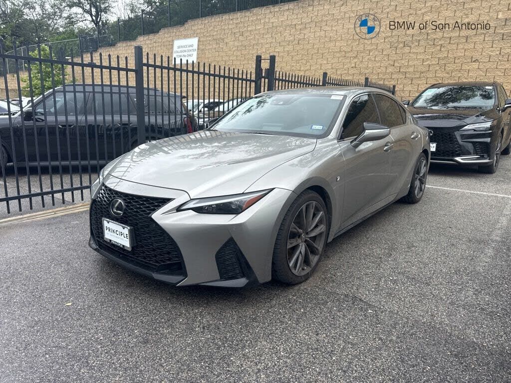 2023 LEXUS IS