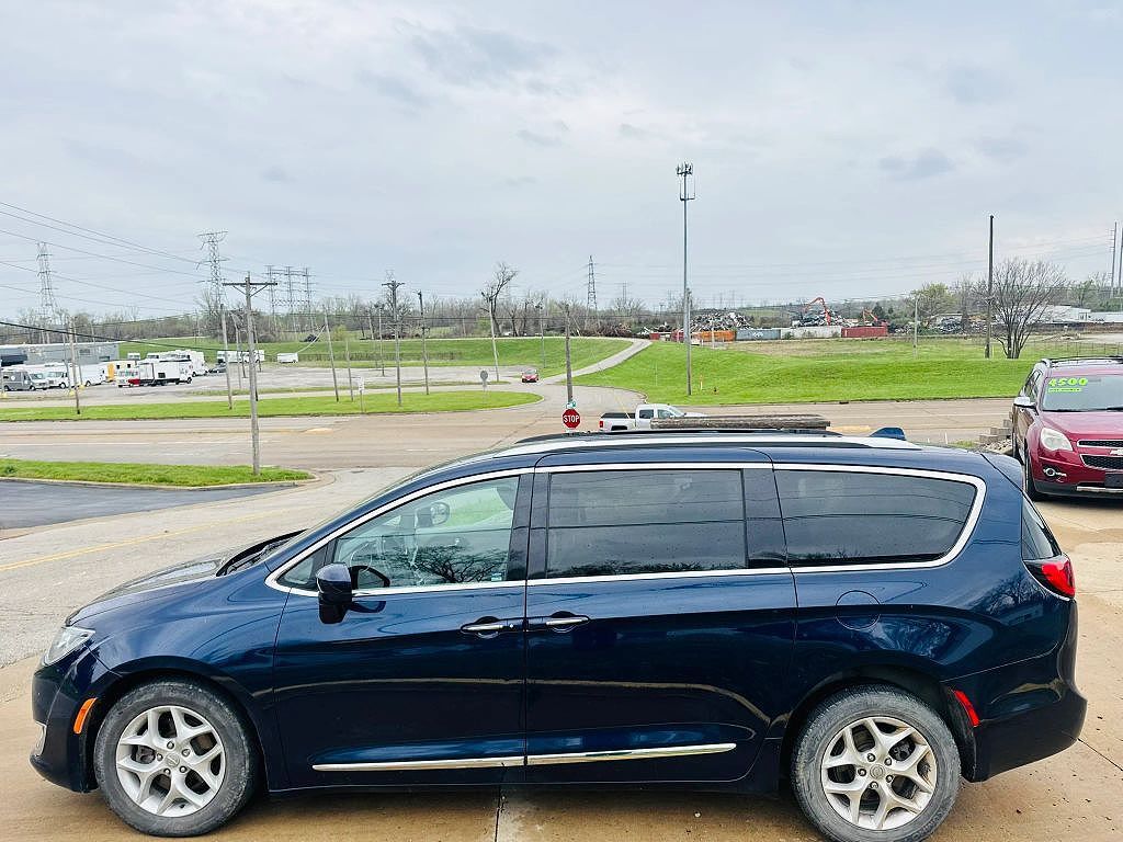 2017 CHRYSLER Pacifica