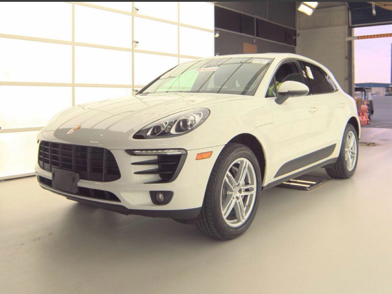 2018 PORSCHE Macan