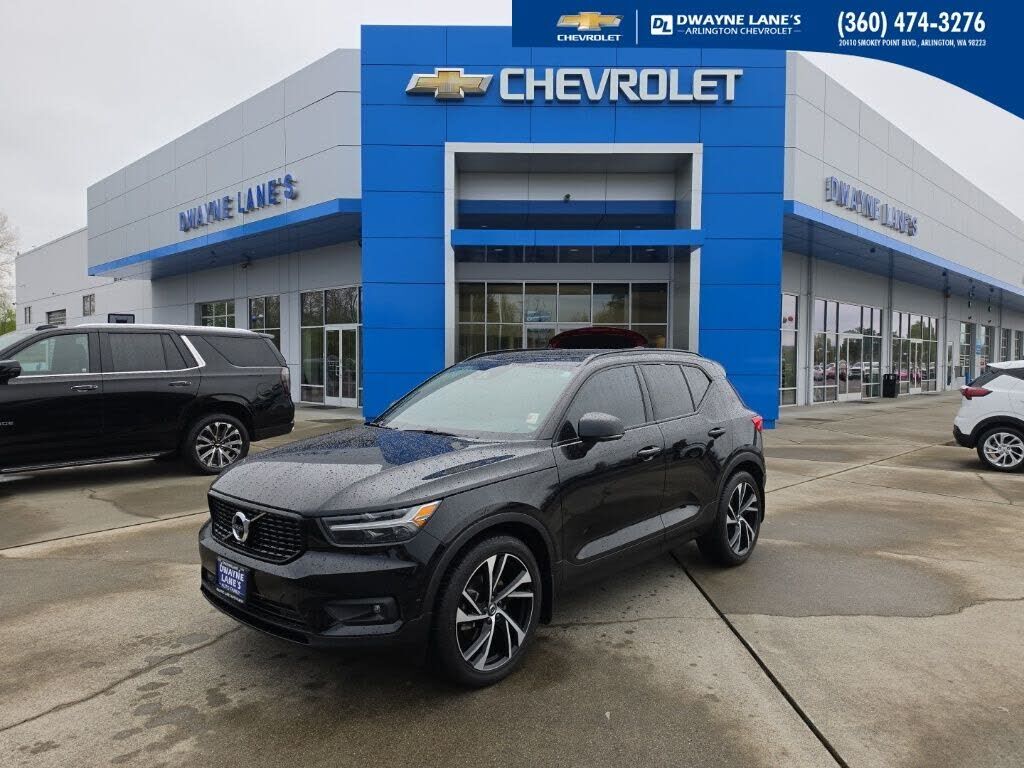 2020 VOLVO XC40