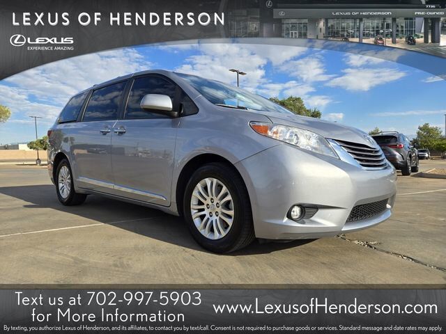 2017 TOYOTA Sienna
