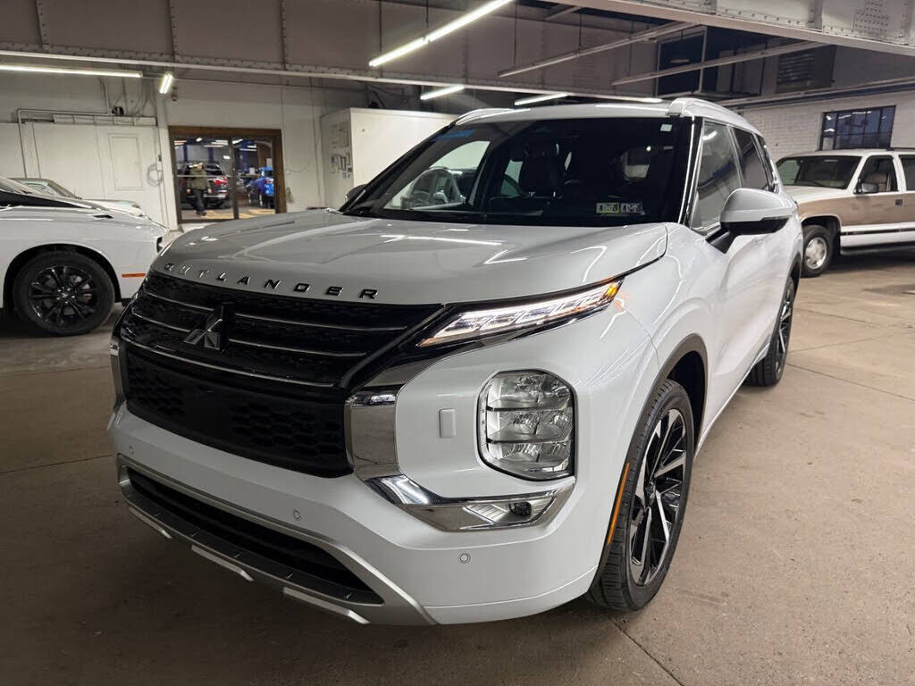 2022 MITSUBISHI Outlander