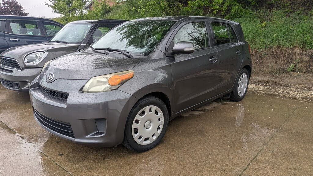 2013 TOYOTA SCION