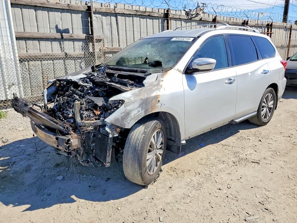 2017 NISSAN Pathfinder
