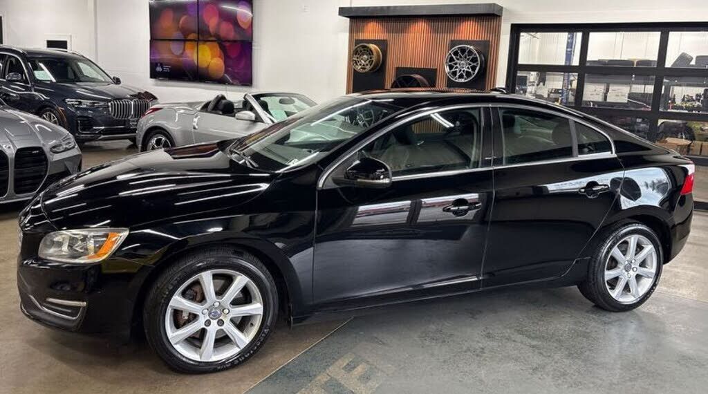 2016 VOLVO S60