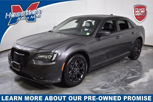 2019 CHRYSLER 300