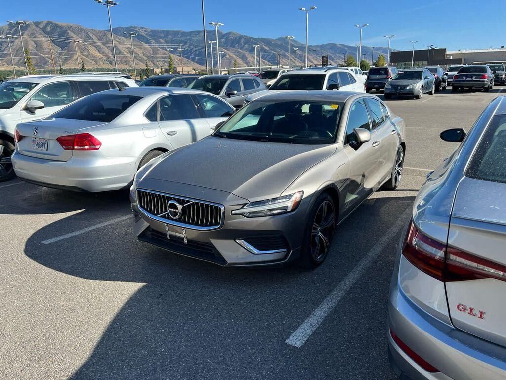 2021 VOLVO S60