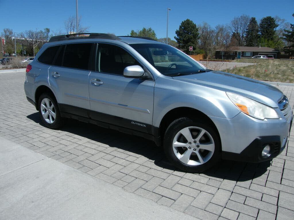 2013 SUBARU Outback