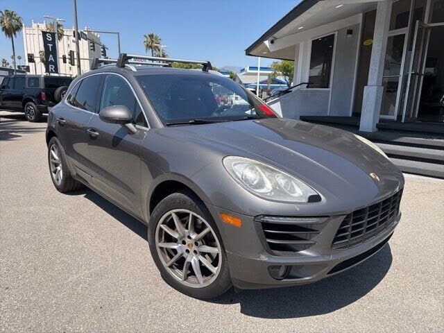 2015 PORSCHE Macan
