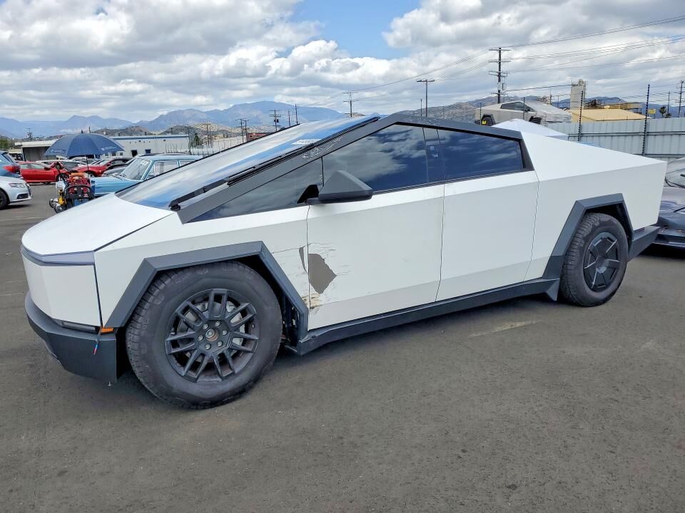 2024 TESLA Cybertruck