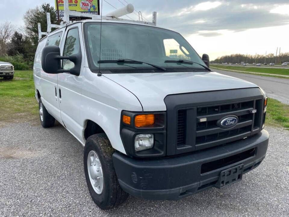 2011 FORD E-350