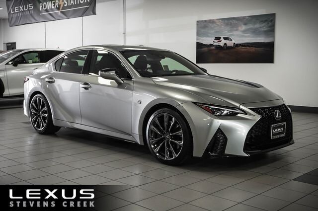 2022 LEXUS IS