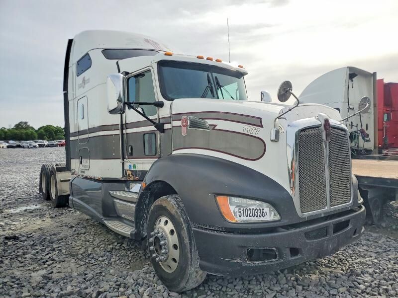 2013 KENWORTH T6 Series