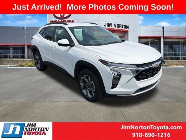 2025 CHEVROLET Trax