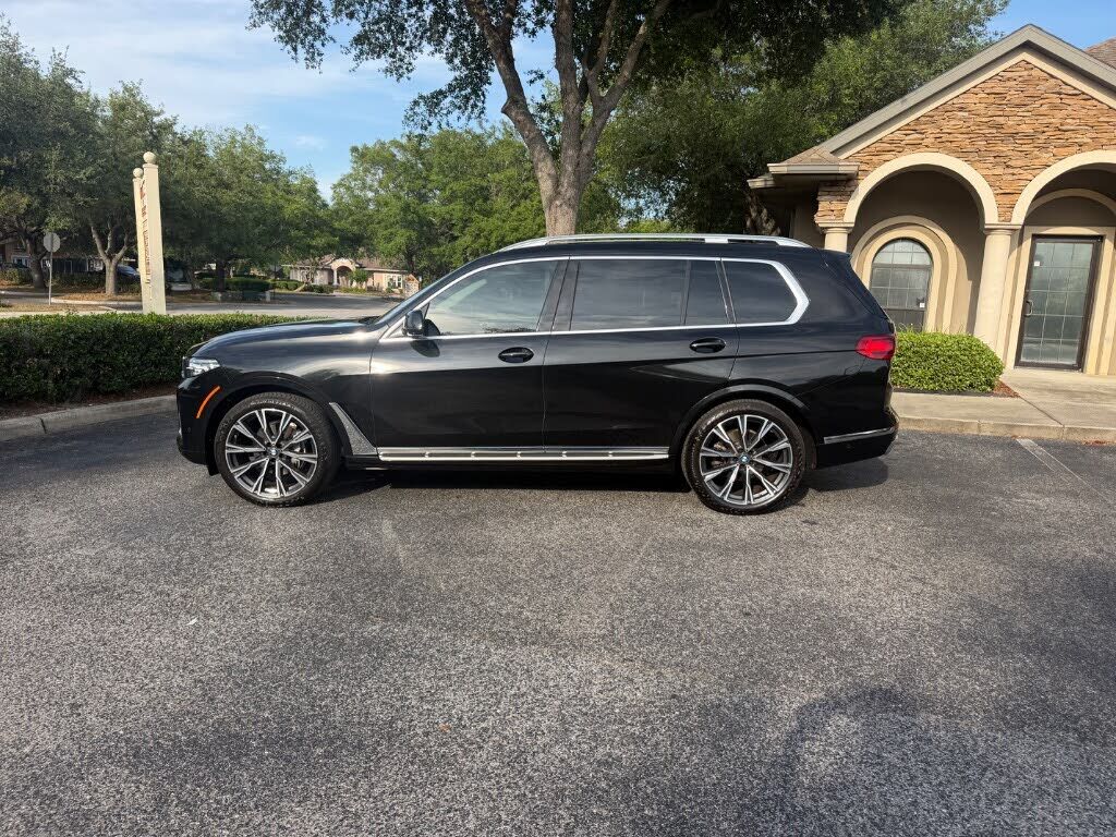 2022 BMW X7