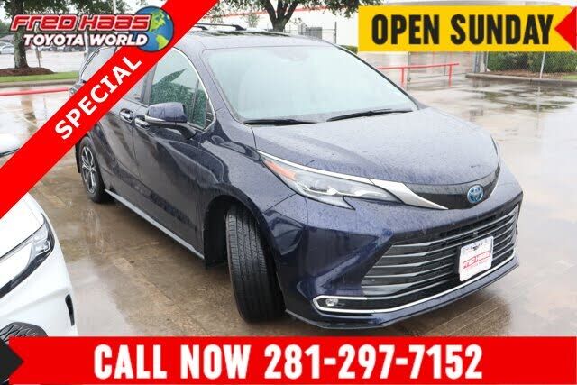 2025 TOYOTA Sienna