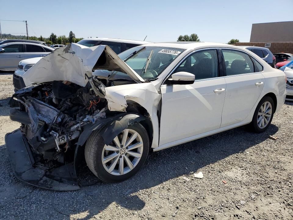 2012 VOLKSWAGEN Passat
