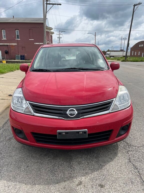 2011 NISSAN Versa