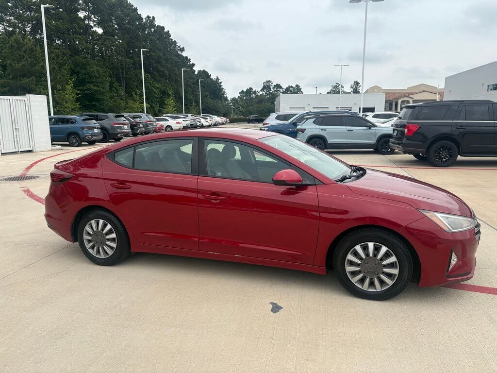 2019 HYUNDAI Elantra