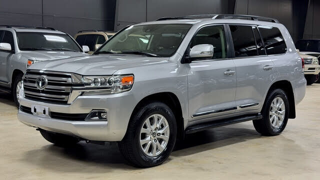 2016 TOYOTA Land Cruiser