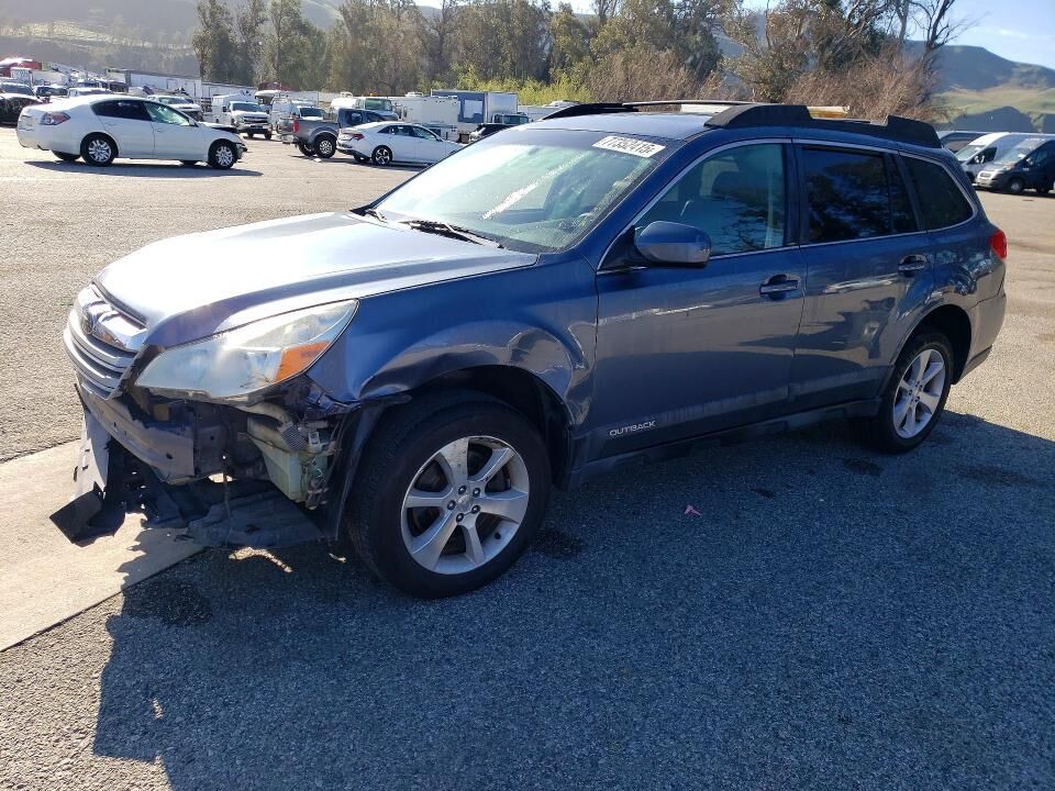 2014 SUBARU Outback