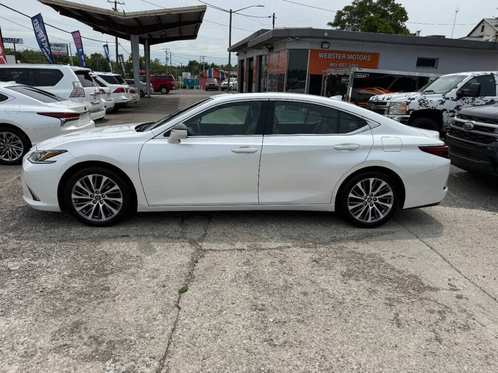 2020 LEXUS ES