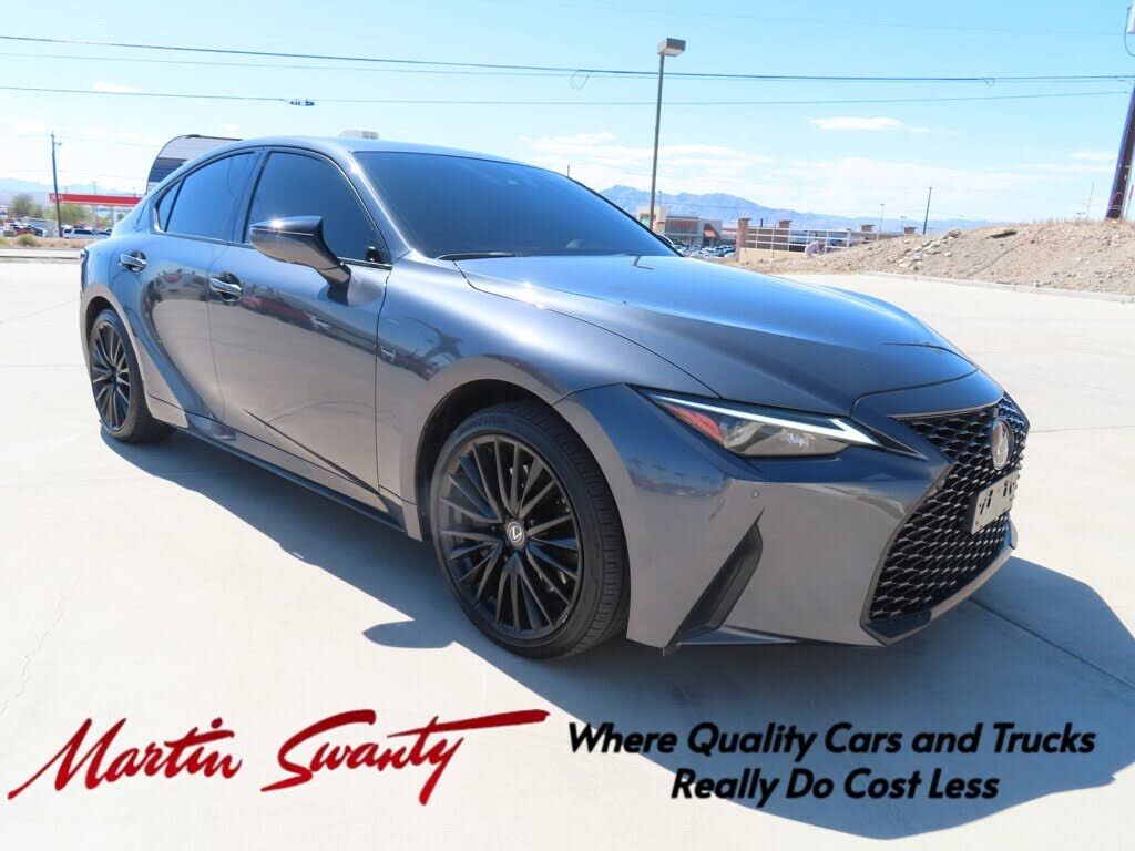 2022 LEXUS IS