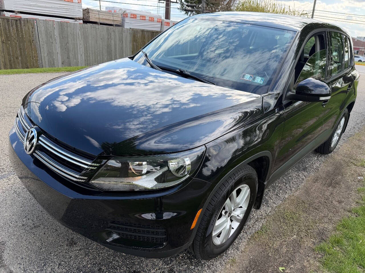 2014 VOLKSWAGEN Tiguan
