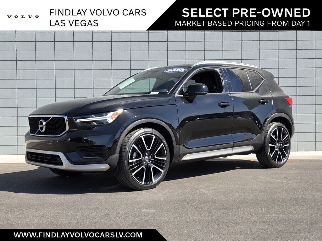2020 VOLVO XC40