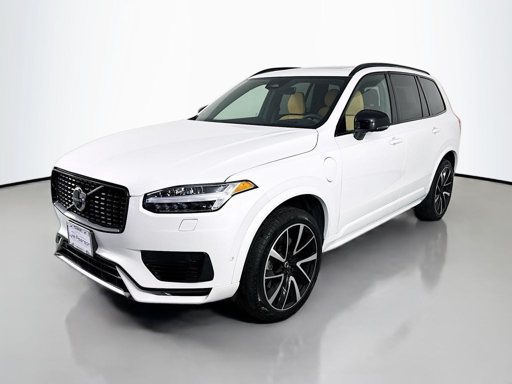 2023 VOLVO XC90