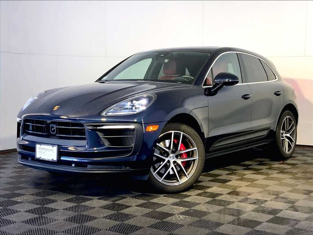 2022 PORSCHE Macan